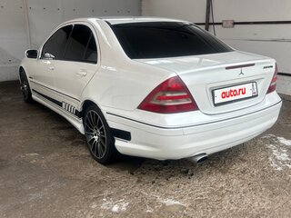 2005 Mercedes-Benz C-Класс 230 II (W203) Рестайлинг, белый, 960000 рублей, вид 4