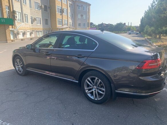 2017 Volkswagen Passat DSG6 B8, коричневый, 2200000 рублей - вид 3