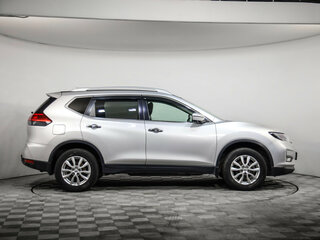 2018 Nissan X-Trail III Рестайлинг, серебристый, 1755777 рублей, вид 4