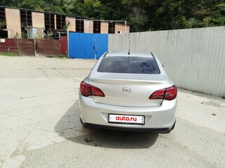 2012 Opel Astra J Рестайлинг, серебристый, 720000 рублей, вид 4