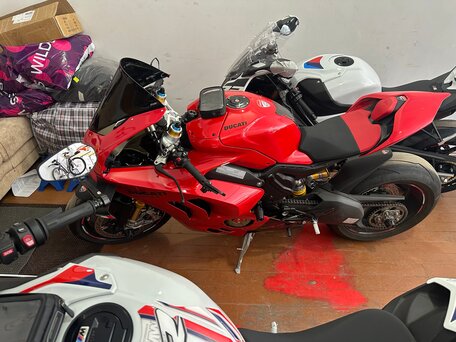 2023 Ducati Panigale V4, красный, 3199999 рублей, вид 5