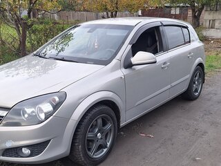 2010 Opel Astra H Рестайлинг, серебристый, 450000 рублей, вид 2