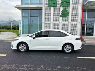 2022 Toyota Corolla XII (E210), белый, 2280000 рублей, вид 5
