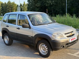 2013 Chevrolet Niva I Рестайлинг, серый, 627000 рублей, вид 3