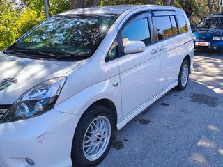 2011 Toyota ISis I Рестайлинг, белый, 1200000 рублей, вид 4