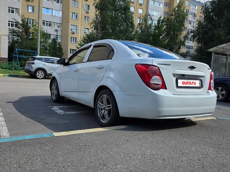 2012 Chevrolet Aveo II, белый, 450000 рублей, вид 4