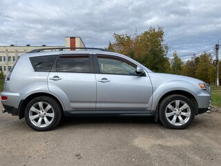 2011 Mitsubishi Outlander II Рестайлинг, серебристый, 1200000 рублей, вид 5