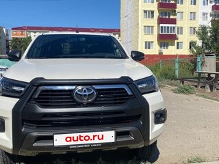2022 Toyota Hilux VIII Рестайлинг 2, белый, 5500000 рублей, вид 2