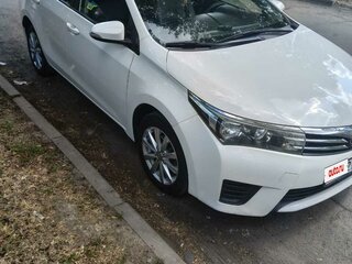 2014 Toyota Corolla XI (E160, E170, E180), белый, 1350000 рублей, вид 1