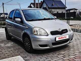 2004 Toyota Yaris I Рестайлинг, серебристый, 433000 рублей, вид 1
