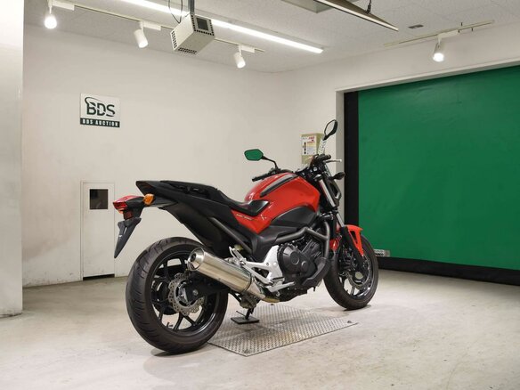 2013 Honda NC 700S, красный - вид 4