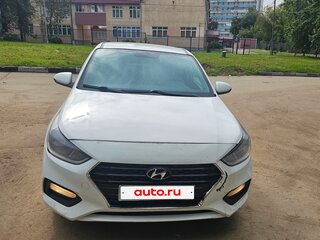 2018 Hyundai Solaris II, белый, 750000 рублей, вид 2
