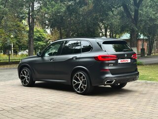 2021 BMW X5 40i IV (G05/G18), чёрный, 5650000 рублей, вид 4