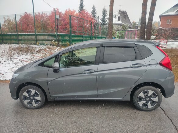 2018 Honda Fit III Рестайлинг, серый, 1480000 рублей - вид 6