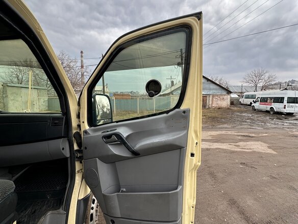 2012 Volkswagen Crafter, бежевый, 1600000 рублей - вид 15