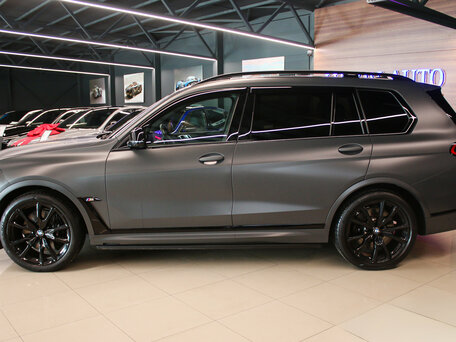 2024 BMW X7 M60i I (G07) Рестайлинг, серый, 14988000 рублей, вид 3