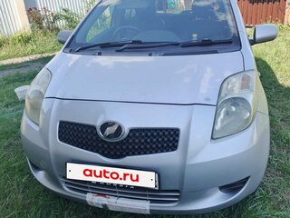 2005 Toyota Vitz II (XP90), серебристый, 400000 рублей, вид 1