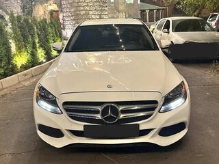 2017 Mercedes-Benz C-Класс 300 9G-TRONIC IV (W205), белый, 2500000 рублей, вид 1