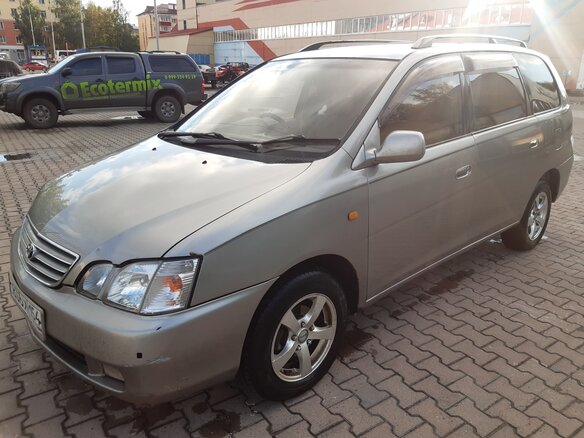 2000 Toyota Gaia, серый, 620000 рублей