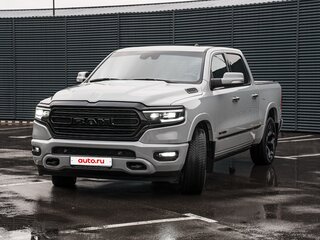 2019 Ram 1500 Crew Cab V, серый, 7550000 рублей, вид 3