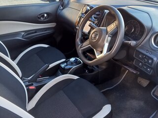 2018 Nissan Note e-Power II Рестайлинг, серый, 1600000 рублей, вид 3