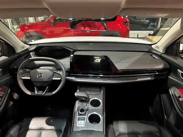 2024 Changan UNI-S I, красный, 3059900 рублей - вид 8