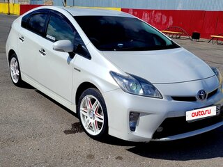 2012 Toyota Prius III Рестайлинг (XW30), белый, 1100000 рублей, вид 2