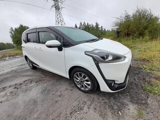 2017 Toyota Sienta II, белый, 1600000 рублей, вид 3