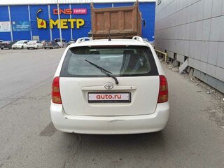 2001 Toyota Corolla Fielder IX (E120, E130), белый, 550000 рублей, вид 3