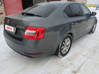 2017 Skoda Octavia III (A7) Рестайлинг, серый, 1850000 рублей, вид 3