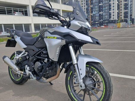 2024 Benelli TRK 251, серебристый, 340000 рублей, вид 1