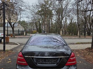 2010 Mercedes-Benz S-Класс 500 Long V (W221) Рестайлинг, чёрный, 1400000 рублей, вид 5