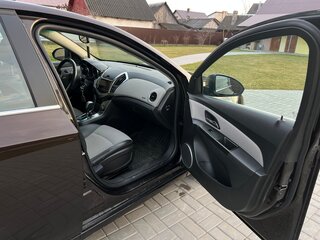 2013 Chevrolet Cruze I Рестайлинг, коричневый, 720000 рублей, вид 3