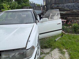 1989 Toyota Mark II VI (X80), белый, 230000 рублей, вид 3