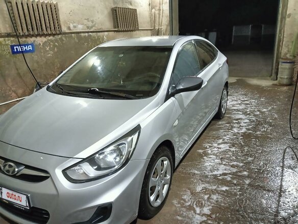 2013 Hyundai Solaris I, серебристый, 750000 рублей - вид 1