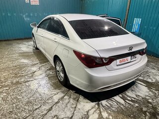 2011 Hyundai Sonata VI (YF), белый, 1200000 рублей, вид 4