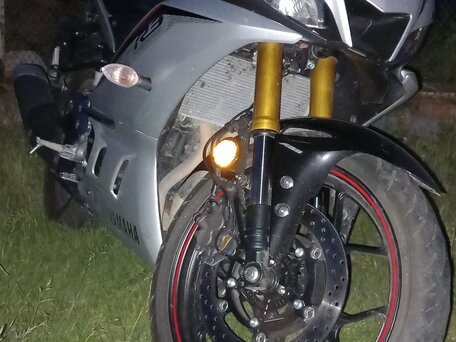 2020 Yamaha YZF-R3, серебристый, 600000 рублей, вид 2