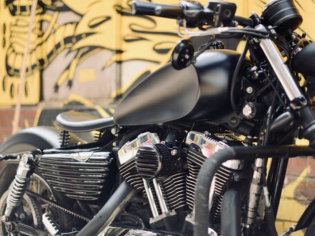 2009 Harley-Davidson Sportster 1200, чёрный, 584318 рублей, вид 5