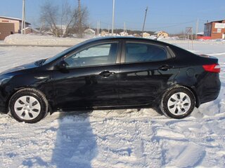 2013 Kia Rio 4-speed III, чёрный, 770000 рублей, вид 5