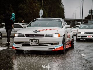1994 Toyota Mark II VII (X90), белый, 850000 рублей, вид 1