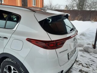 2021 Kia Sportage IV Рестайлинг, белый, 2600000 рублей, вид 4