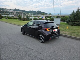 2020 Toyota Yaris IV, фиолетовый, 1600000 рублей, вид 3