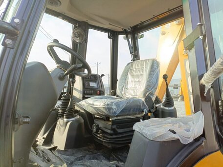 2023 JCB 3CX, золотистый, 8490000 рублей, вид 2