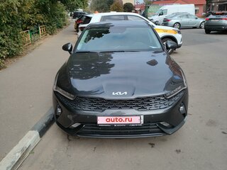 2022 Kia K5 III, серый, 2650000 рублей, вид 1