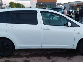 2005 Toyota Wish I, белый, 950000 рублей, вид 4
