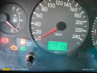 2001 Toyota Avensis I Рестайлинг, серебристый, 470000 рублей, вид 4
