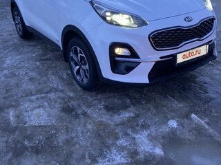 2019 Kia Sportage IV Рестайлинг, белый, 2600000 рублей, вид 2
