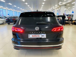 2019 Volkswagen Touareg III, чёрный, 4410000 рублей, вид 5