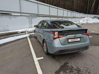 2021 Toyota Prius IV Рестайлинг (XW50), голубой, 1861593 рублей, вид 5