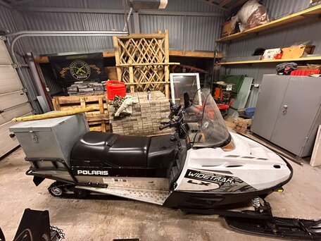 2012 Polaris Widetrak LX, белый, 1000000 рублей, вид 2
